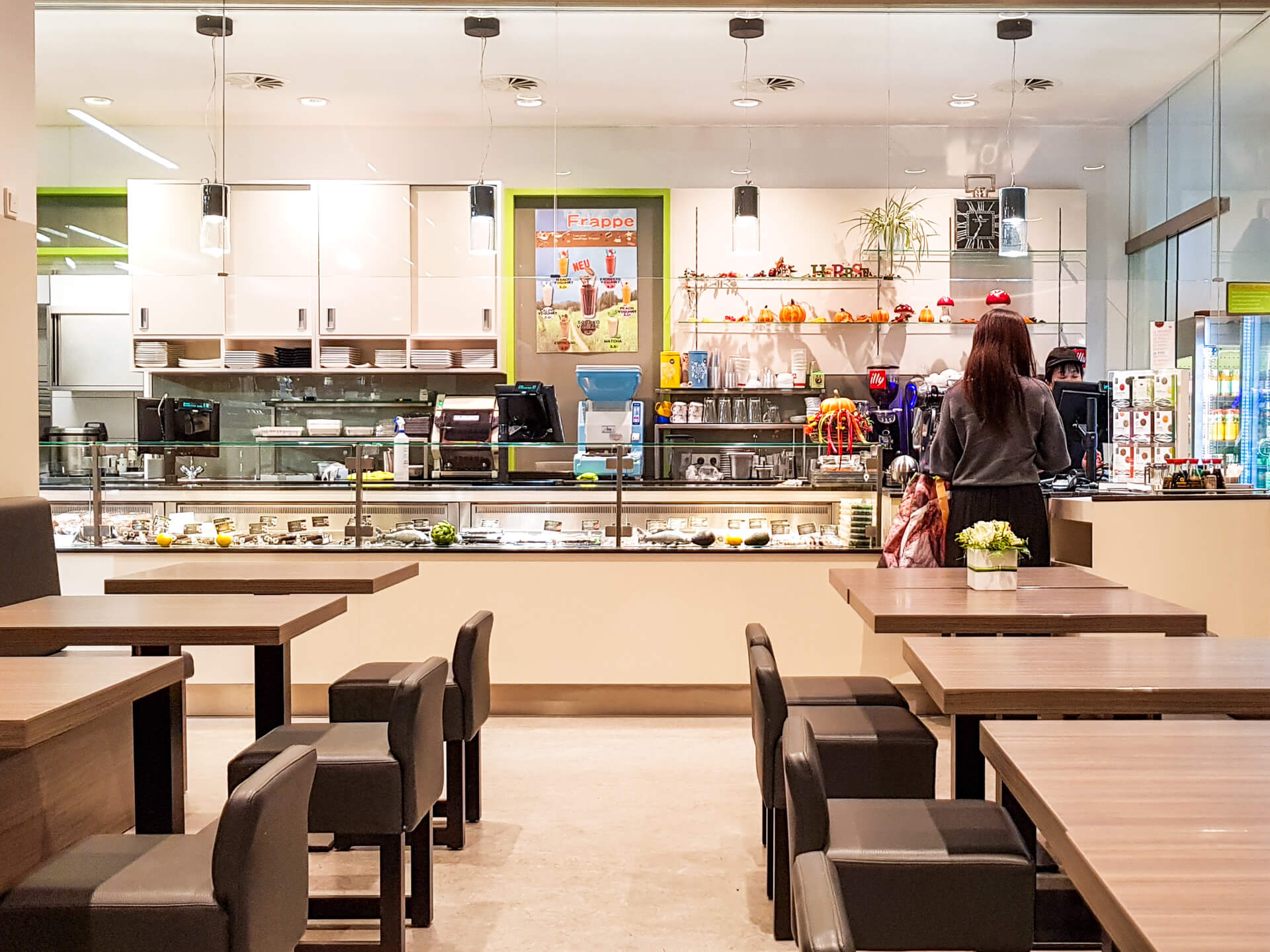 Wayo Delikatessen Sushi Bistro